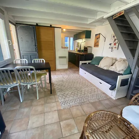 Tiny House Dans La Verdure Et Le Calme * ポミシェ