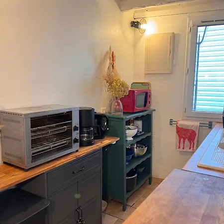 Tiny House Dans La Verdure Et Le Calme * ポミシェ